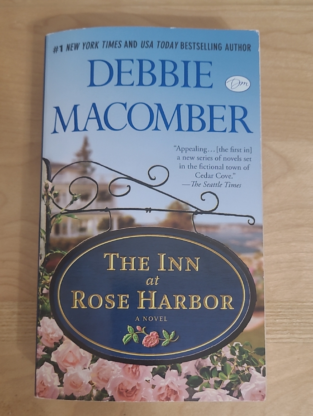 💲2️⃣ Debbie Macomber "The Inn at Rose Harbor" Paperback Contemporary Romance